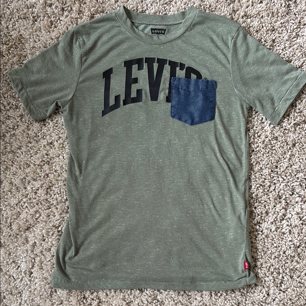 Levi's Green T-Shirt with Blue Pocket